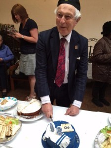 rudi cutting cake 90th